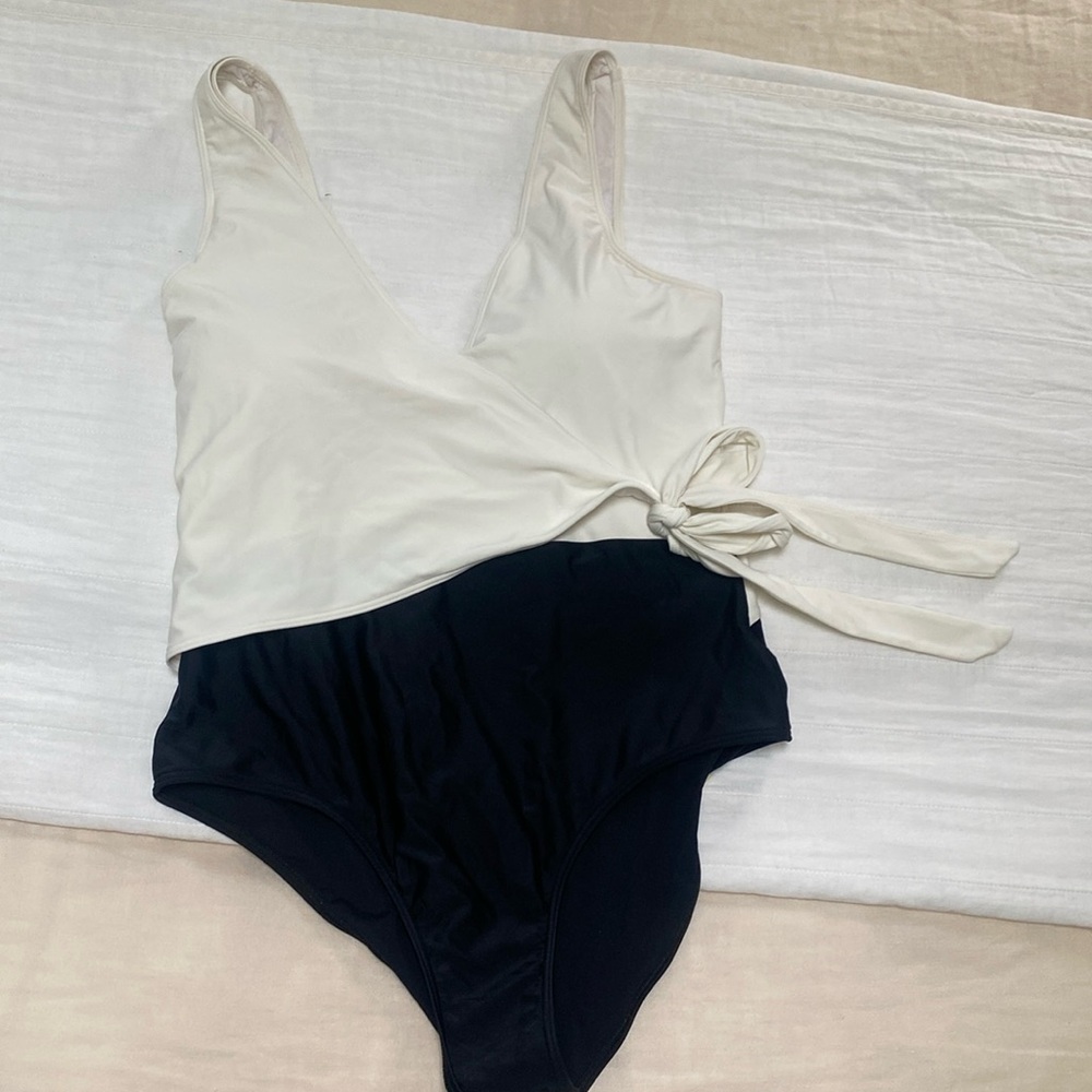 Summersalt size 12 black and white 1 piece bathing suit